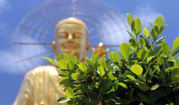 Бронзова статуя Будди Шакямуні