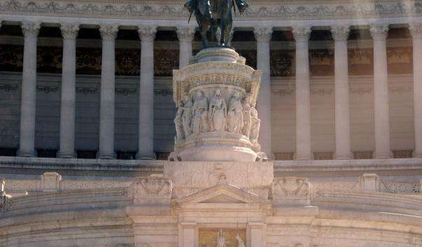 Памятник Віктору Еммануїлу II