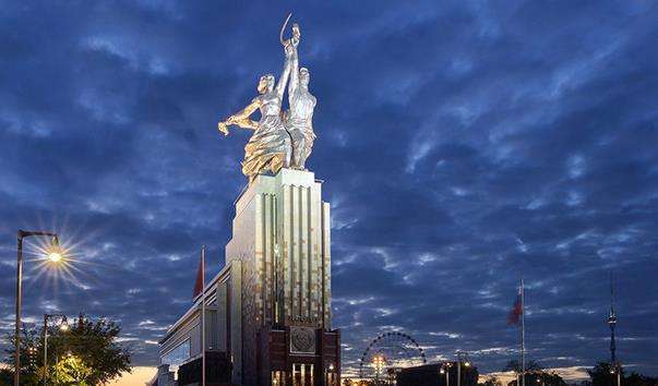 Монумент Робочий і колгоспниця