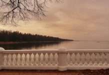 Набережна у Монплезиру