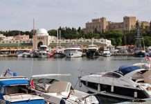 Античний порт Мандраки