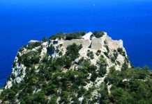 Замок Монолітос