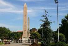 Єгипетський обеліск