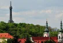 Пагорб Петршин