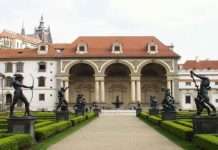 Валдштейнский палац