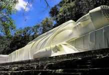 Лежачий Будда на горі Та Ку