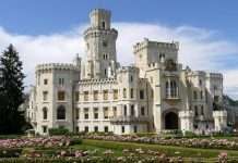 Замок Глубока над Влтавою