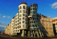 Танцююче будівля