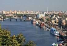 Набережна Дніпра