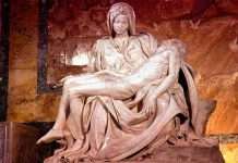 Скульптурна композиція Пєта