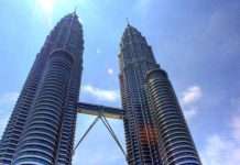 Вежі-близнюки Петронас