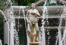 Фонтан Адам