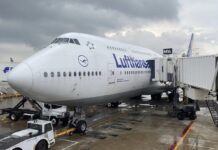 Lufthansa продає Boeing 747-8 ВПС США для підтримки президентського флоту