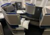United Airlines sube el listón: sirve vino a 200 dólares en clase Business Polaris