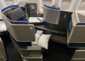 United Airlines Meningkatkan Standar: Menyajikan Anggur $200 di Kelas Bisnis Polaris