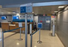 El director ejecutivo de American Airlines se enfrenta a un histórico voto de censura sindical