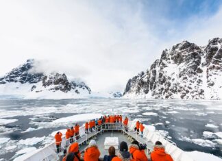 Antarctica: kiezen tussen vliegen en cruisen naar het witte continent