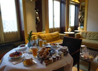 Гость Почёта от World of Hyatt: Делимся Элитными Привилегиями с Другими