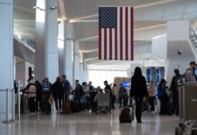 ICE покликана на допомогу TSA в аеропортах на тлі кризи через припинення роботи уряду
