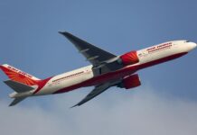 Рейс Air India Вимушено Повернувся через Нестачу Кисню на Далекому Маршруті