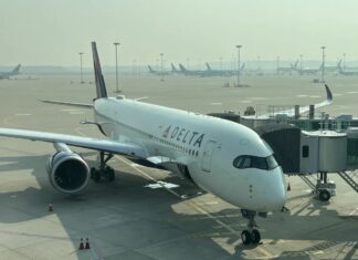 Volo Delta deviato dopo l’escalation della controversia tra passeggeri ed equipaggio
