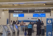 American Airlines Зіткнулася з Позовом про Крадіжку Заробітної Плати, Але Правові Перешкоди Залишаються