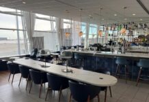 Сучасний комфорт та мальовничі краєвиди: огляд залу очікування Air France у Монреалі (YUL)