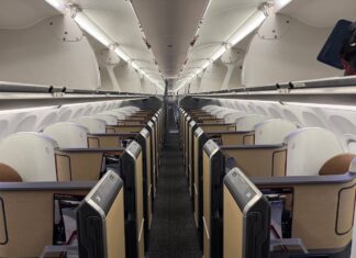 American Airlines w ostatniej chwili ukrywa miejsca w taryfie Saver