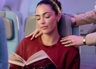El reposacabezas del asiento económico de Emirates elimina la almohada de viaje