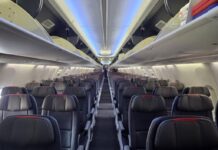 Чому American Airlines досі воліє ваші кредити, а не повернення грошей