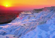 Чому Білі тераси Памуккале варті того, щоб туди поїхати